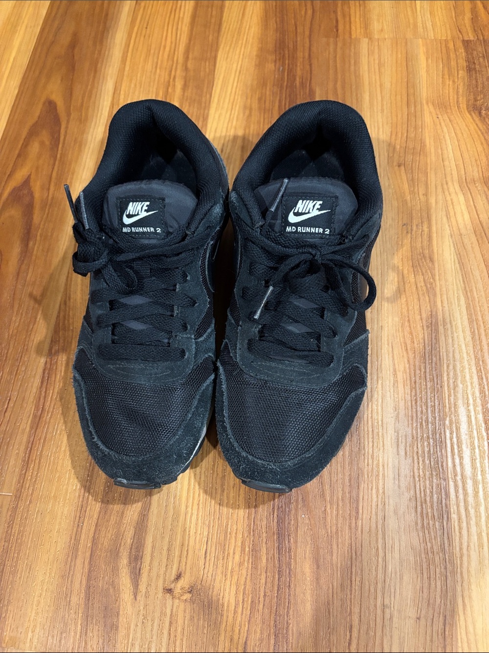 Nike women’s MD Runner 2 black sneakers size 7.5